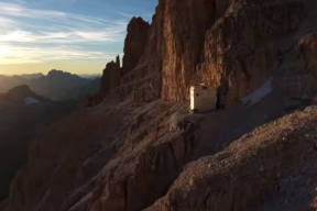 Каково это, ночевать в капсуле посреди Доломитов