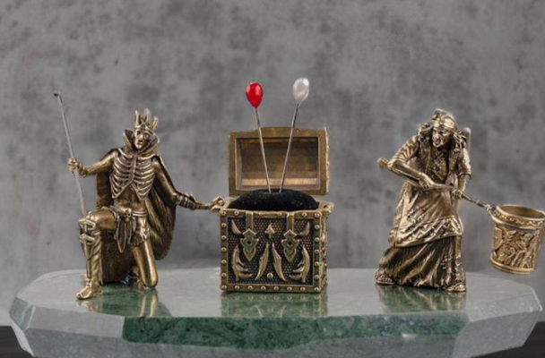 Романчук: «Лукашенко ничего не распродает: он прячет заработанное, обналичивает биткоины, оформляет завещание, в конце концов»